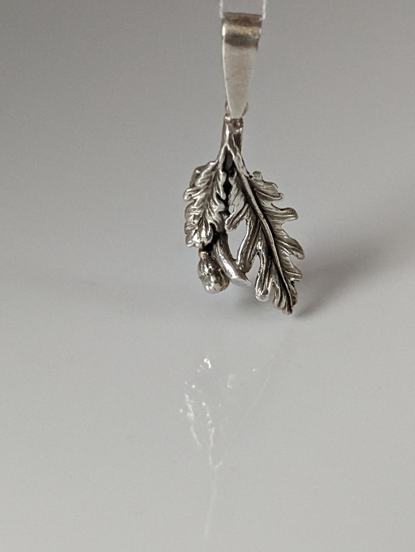 Silver Steed Oak Leaf Silver Pendant