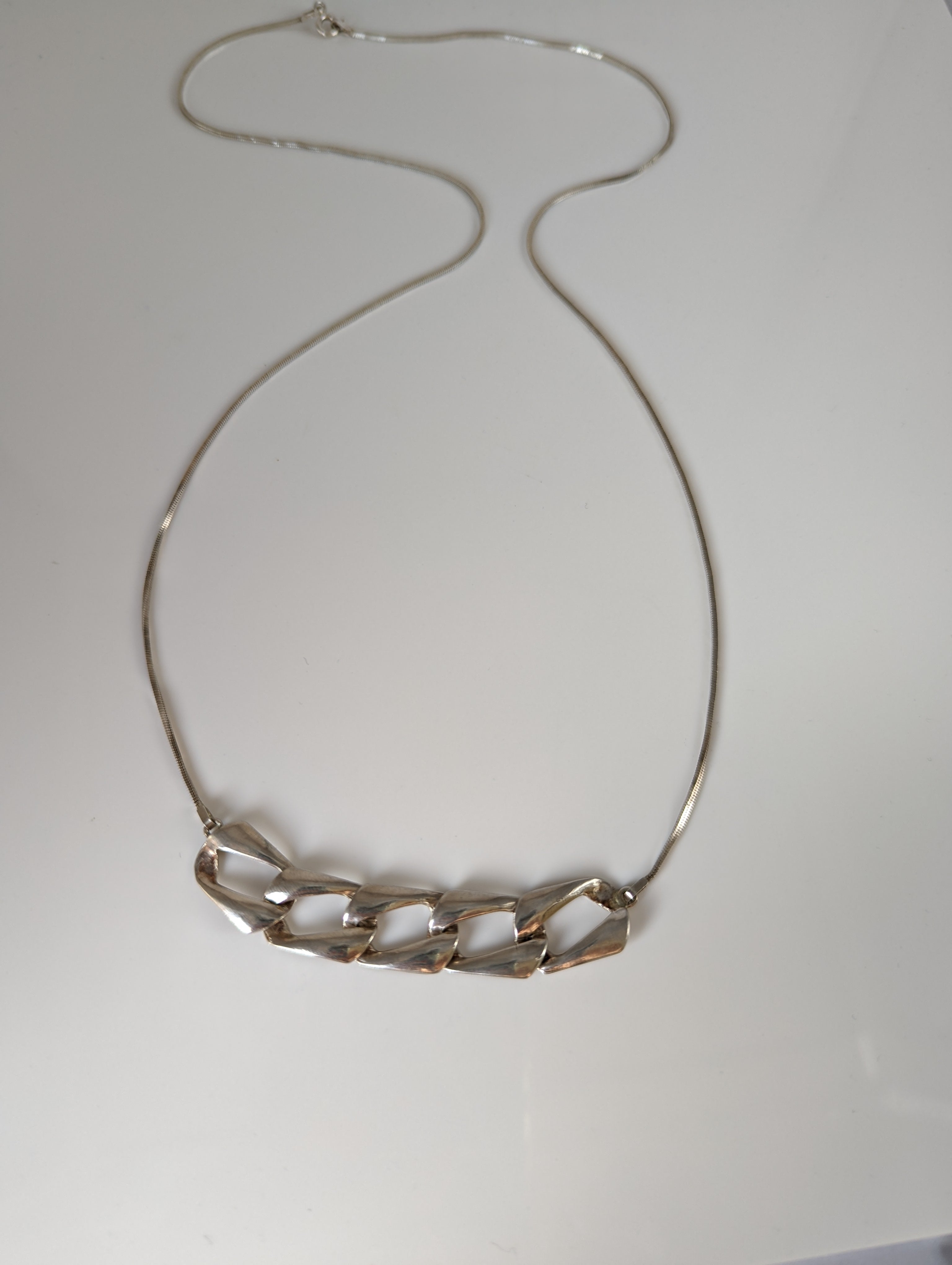 Silver Steed Chain Link Necklace