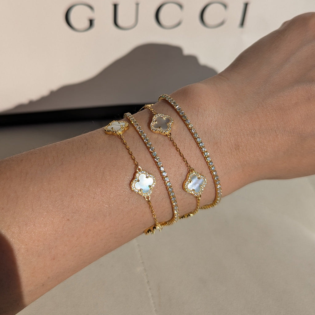 Gold clover bracelet set