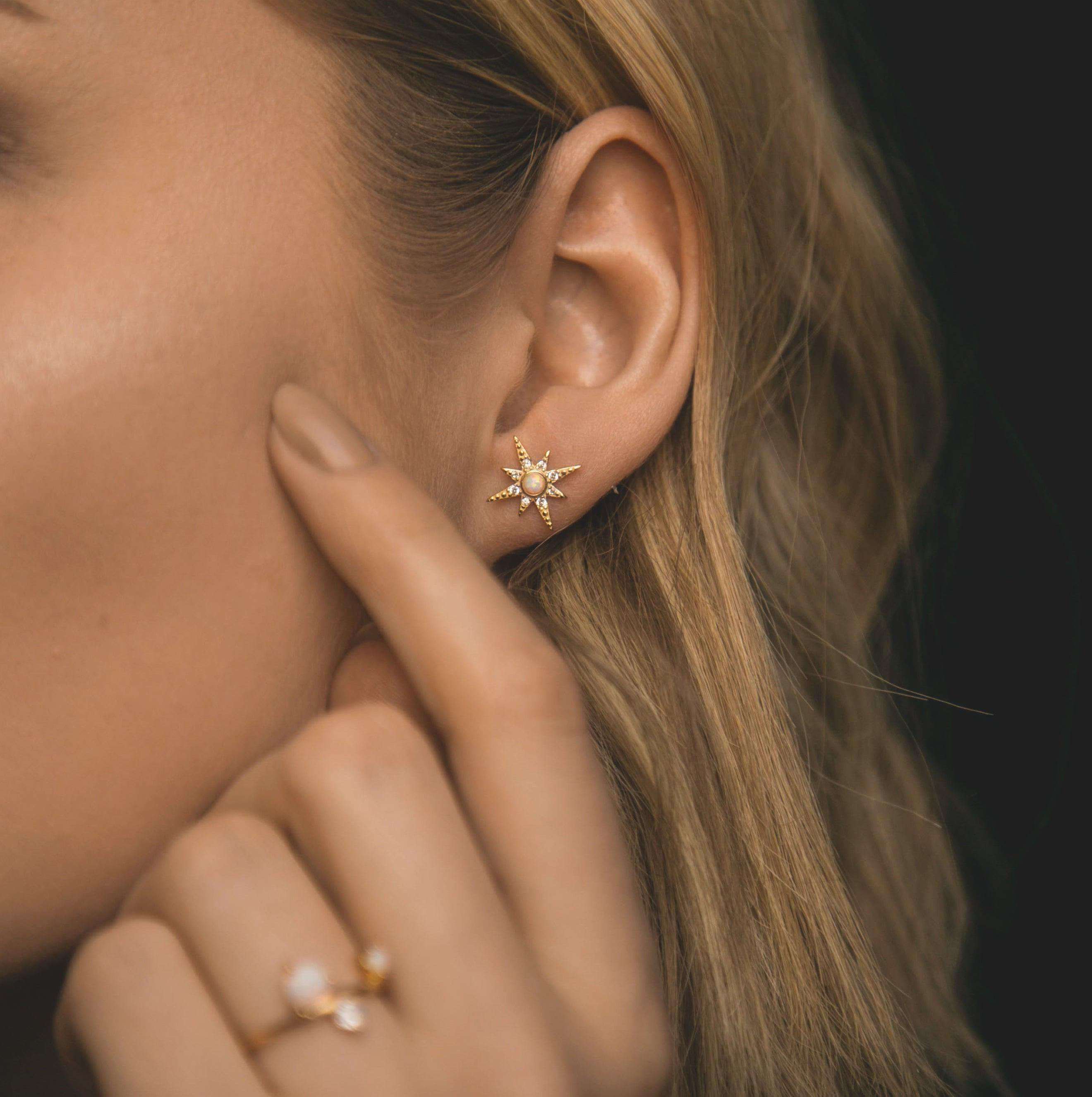 Serin Star Opaal Stud Oorbellen | 18K Verguld