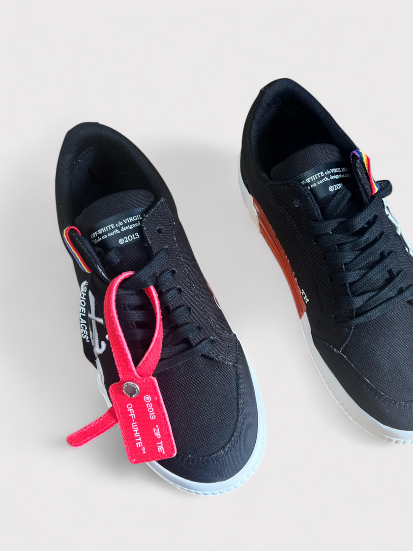 Off-White Vulcanised Lace Up Sneaker Black White Kids