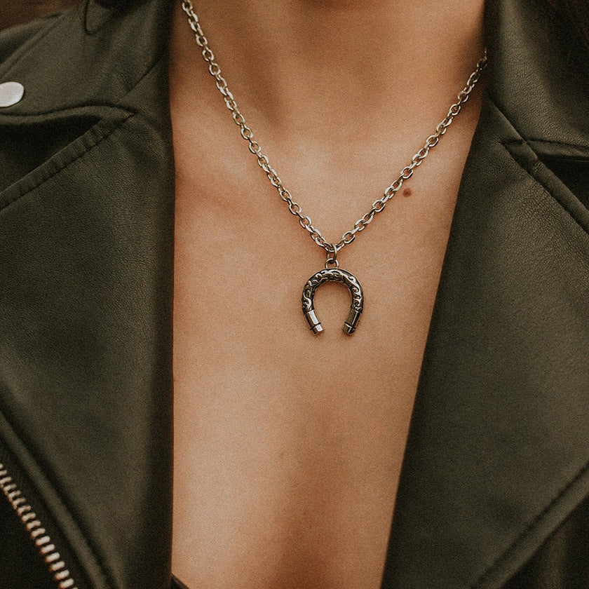 Collier fer à cheval porte-bonheur
