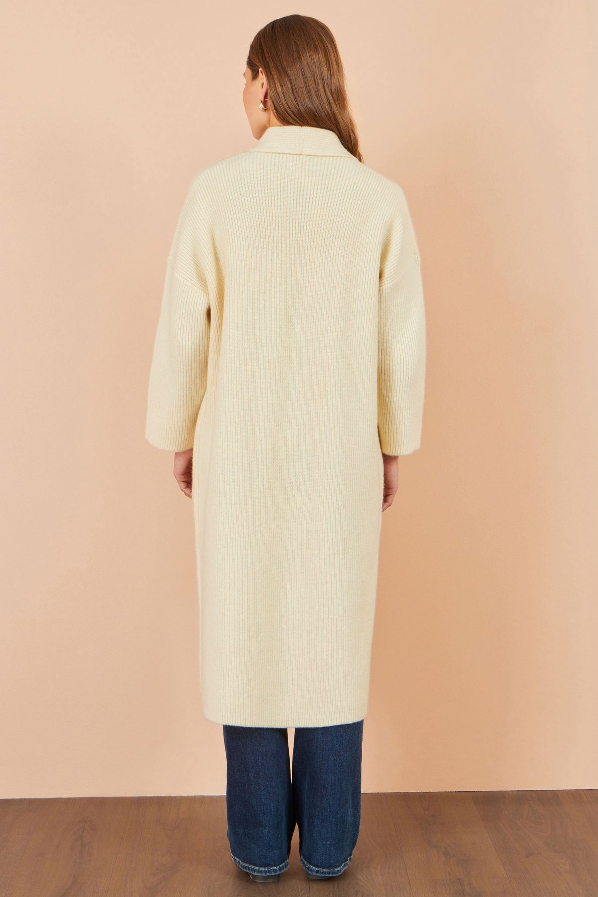 Yumi elfenbensfarvet strikket maxi-cardigan med lommer