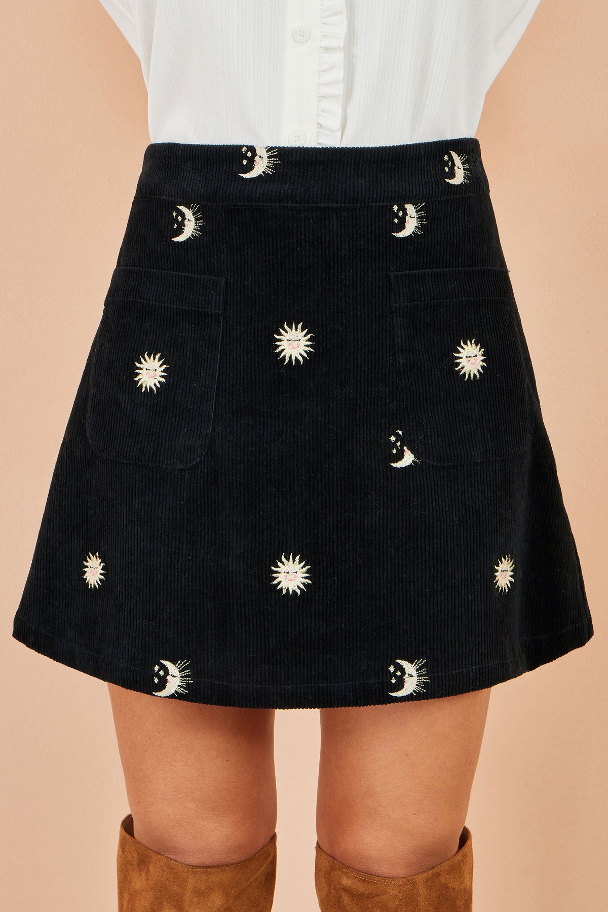 Mini-jupe brodée Yumi Black Cosmic