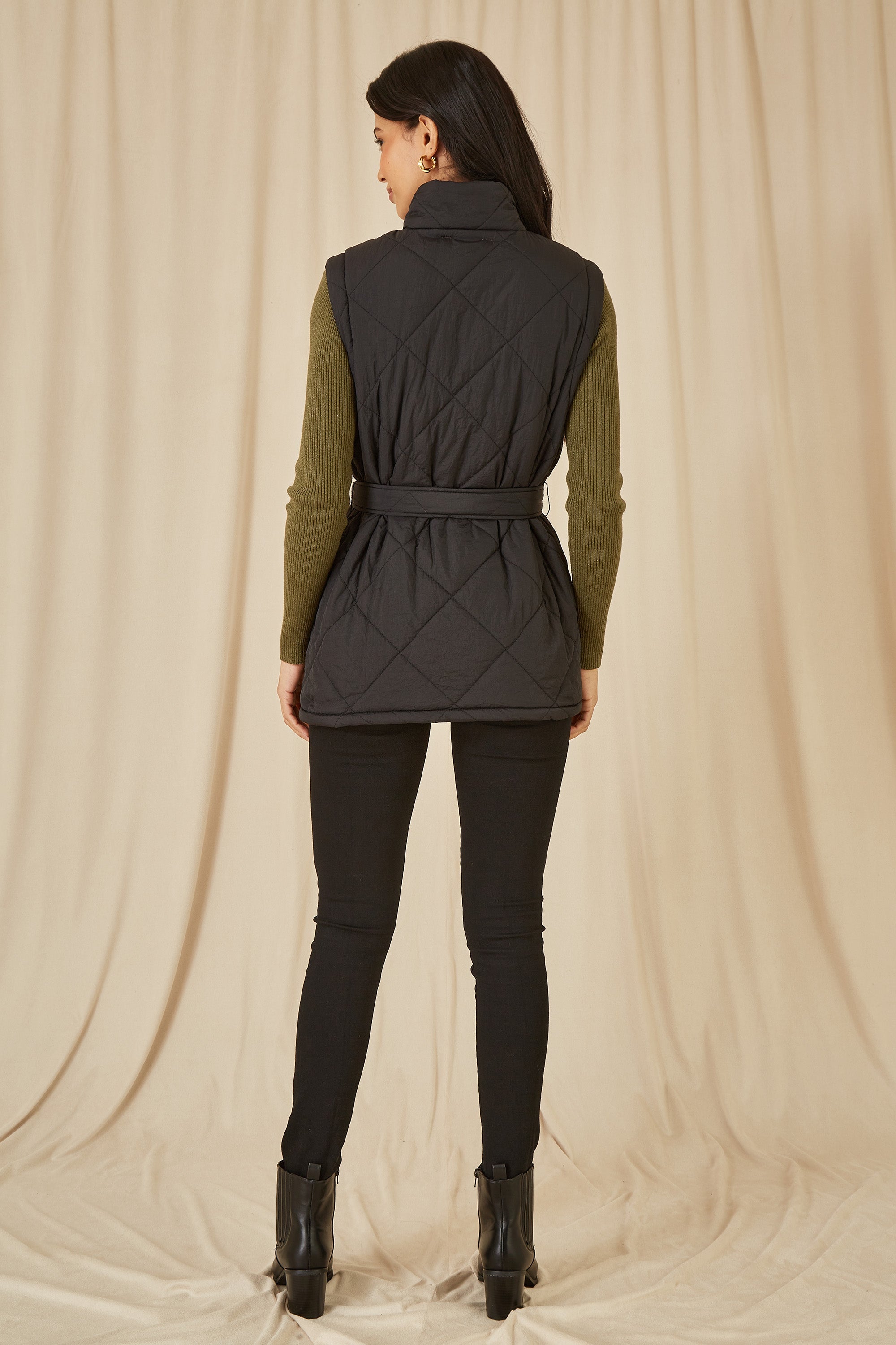 Yumi Black High Neck Quilted Gilet With Belt