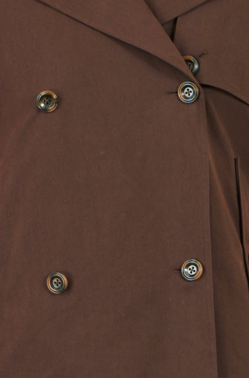 Trench corto marrone Yumi con fodera a quadri