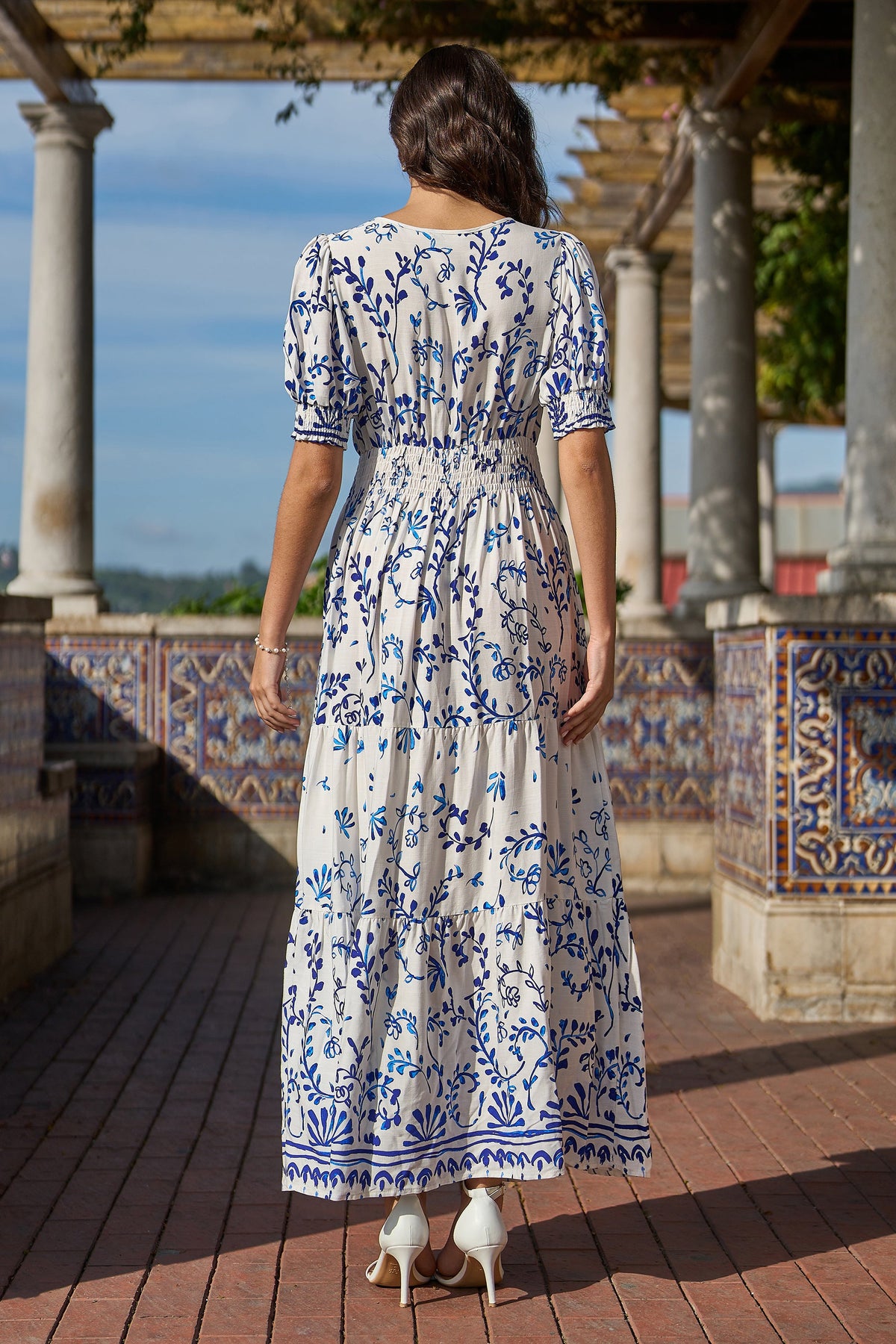 Yumi White Border Print Maxi Dress