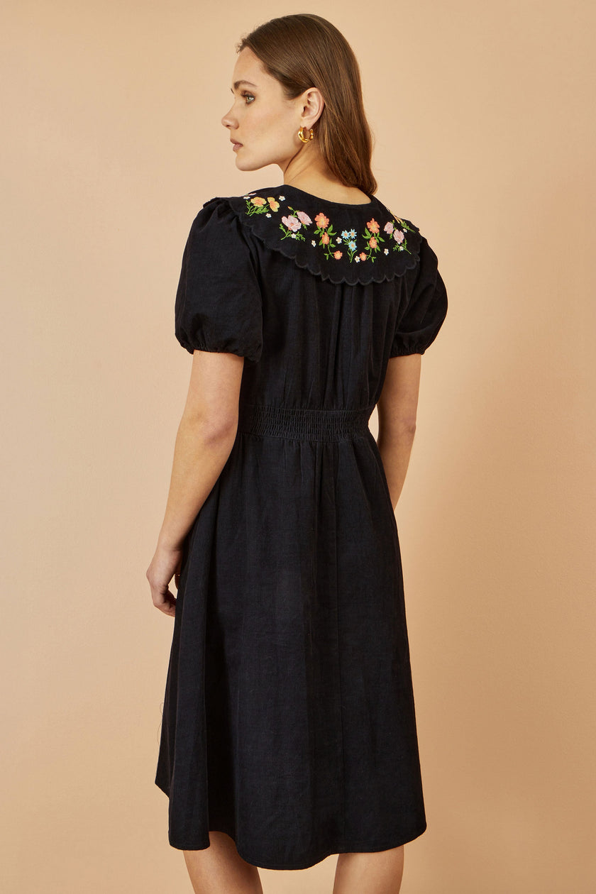 Yumi Black Short Sleeve Midi Dress With Floral Embroidery