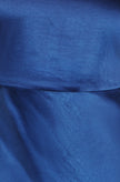 Yumi Satin-Midikleid mit Neckholder in Marineblau