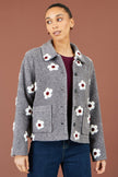 Yumi Fleecejacke mit gestickten Gänseblümchen in Grau