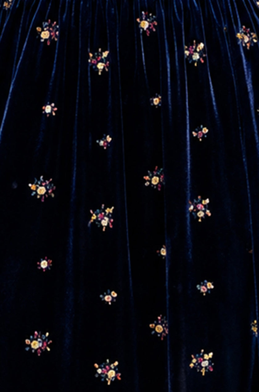 Robe midi Yumi en velours bleu marine brodé