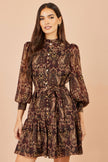 Vestido camisero de manga larga con estampado paisley de Yumi Brown