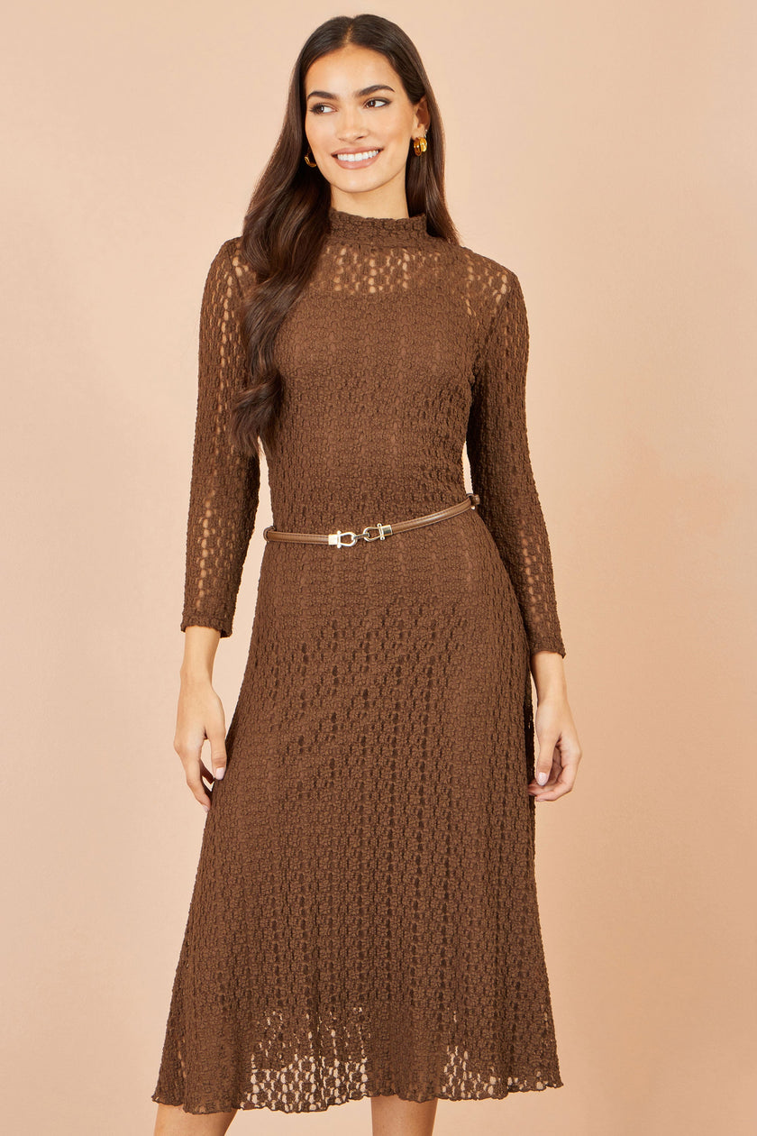 Vestido midi de encaje con cuello alto Yumi Brown