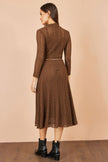 Vestido midi de encaje con cuello alto Yumi Brown