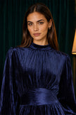 Yumi Marineblaues Samt-Skaterkleid mit geraffter Taille