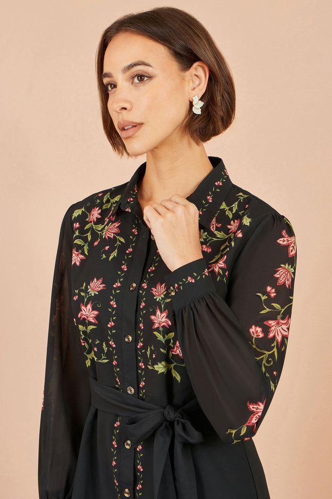 Vestido camisero midi Yumi negro con estampado floral localizado
