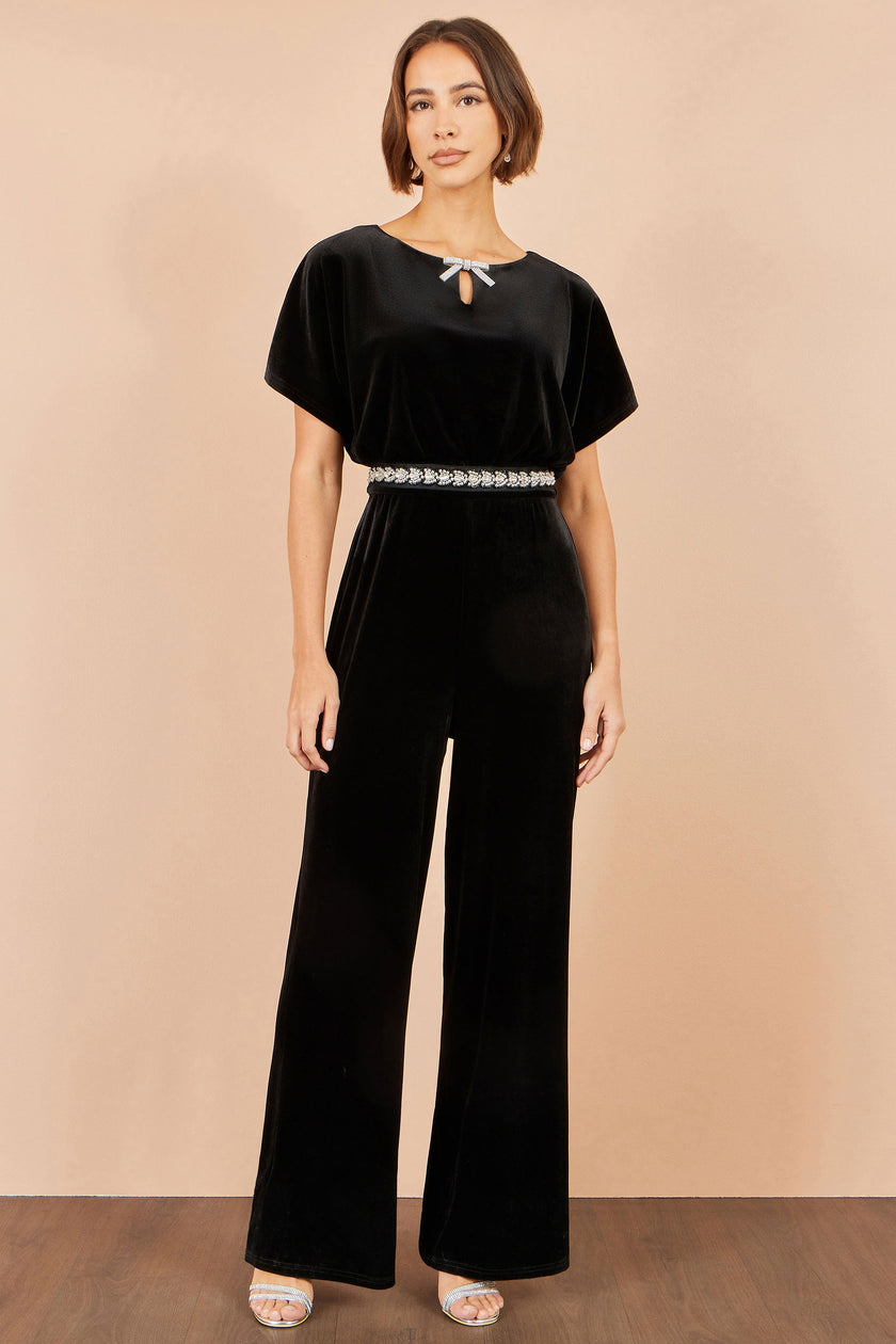 Yumi sort fløjlsjumpsuit med diamantudsmykning