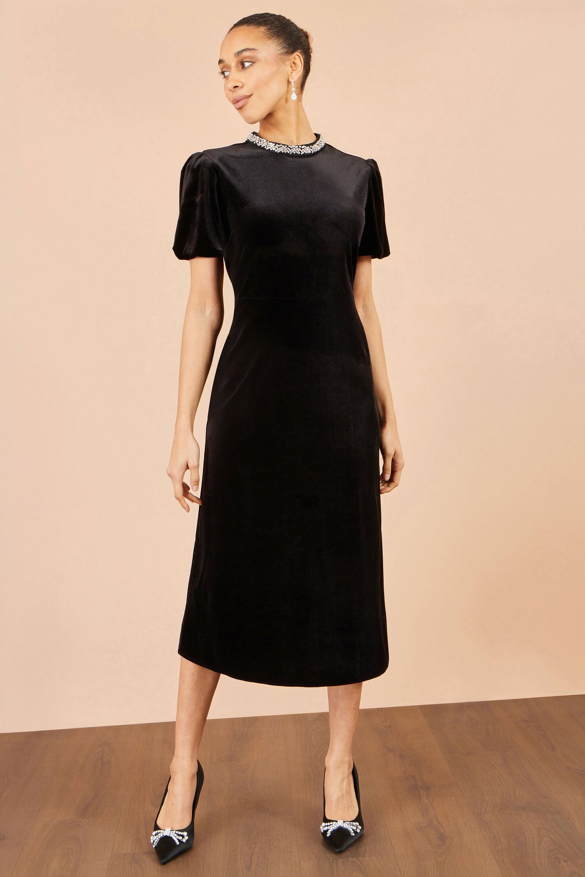 Yumi Black Velvet Embellised Neckline Midi Dress