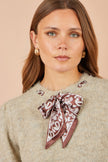 Pull duveteux beige Yumi avec détail écharpe