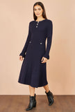 Abito midi in maglia di viscosa blu navy Yumi con bottoni