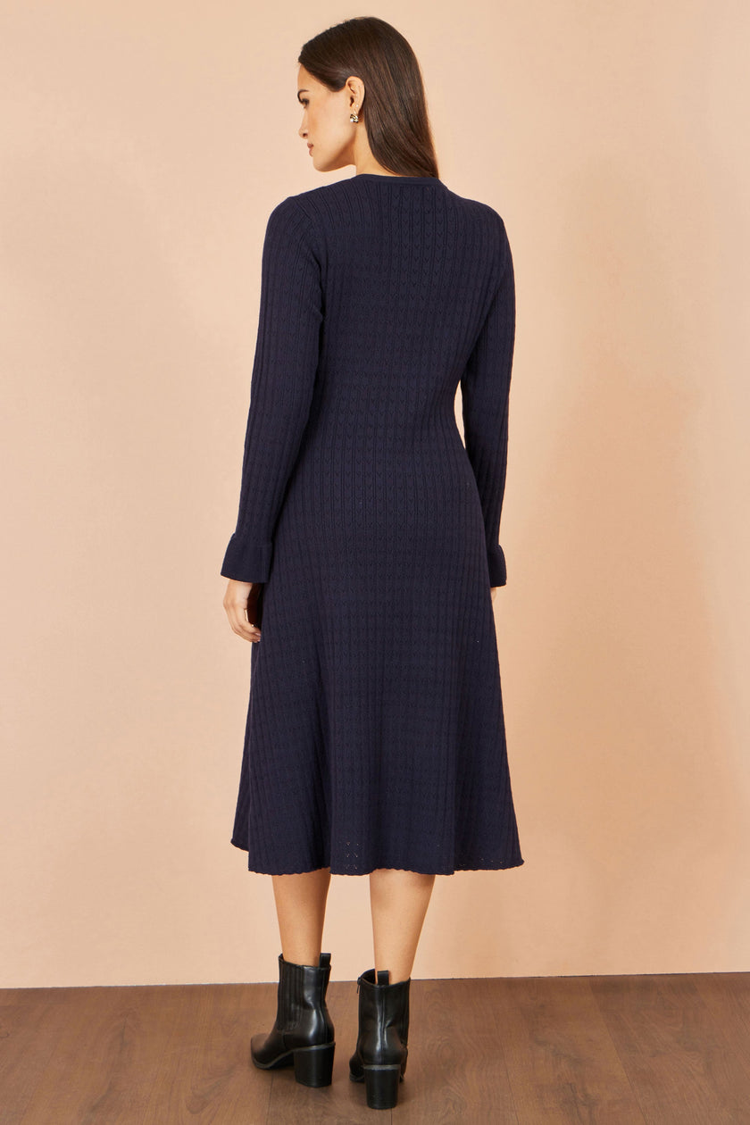 Abito midi in maglia di viscosa blu navy Yumi con bottoni
