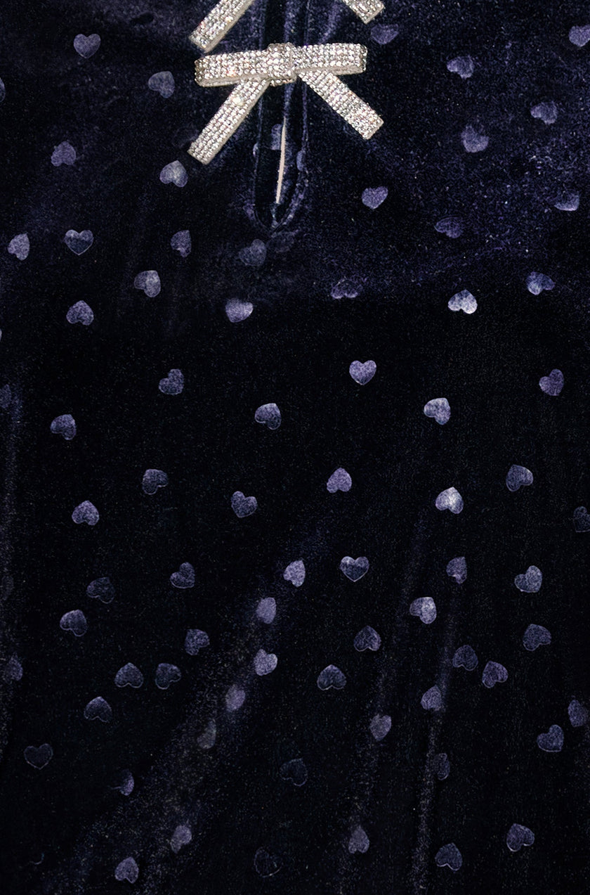 Yumi Marineblaues Samt-Oberteil in Herzform mit Schleifendetail