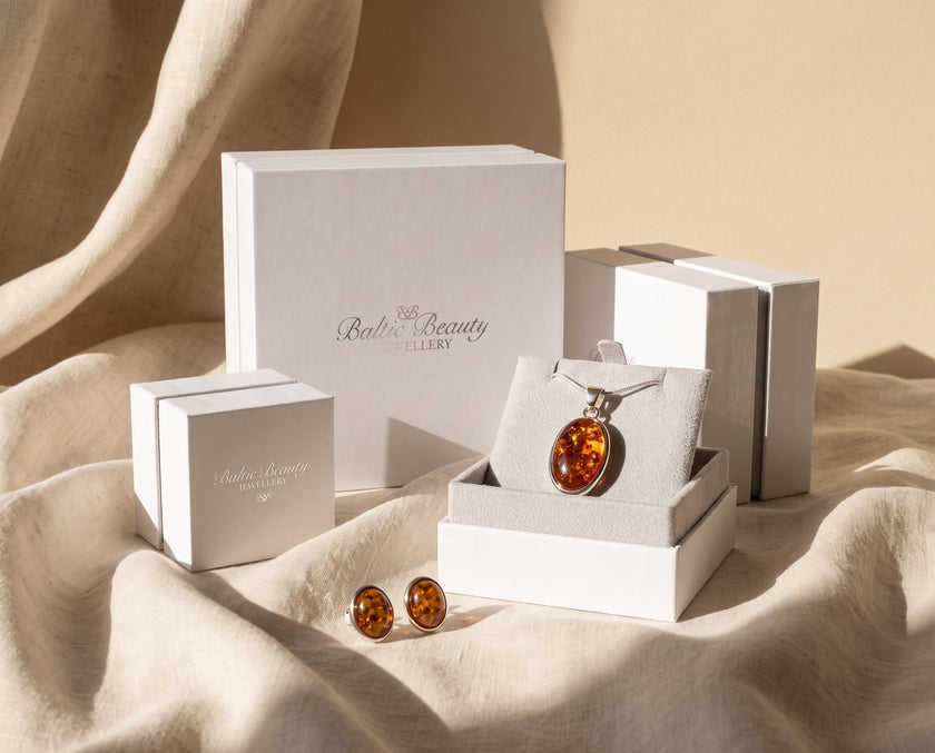 Ravsmykke i konjakkfarge, sol-anheng