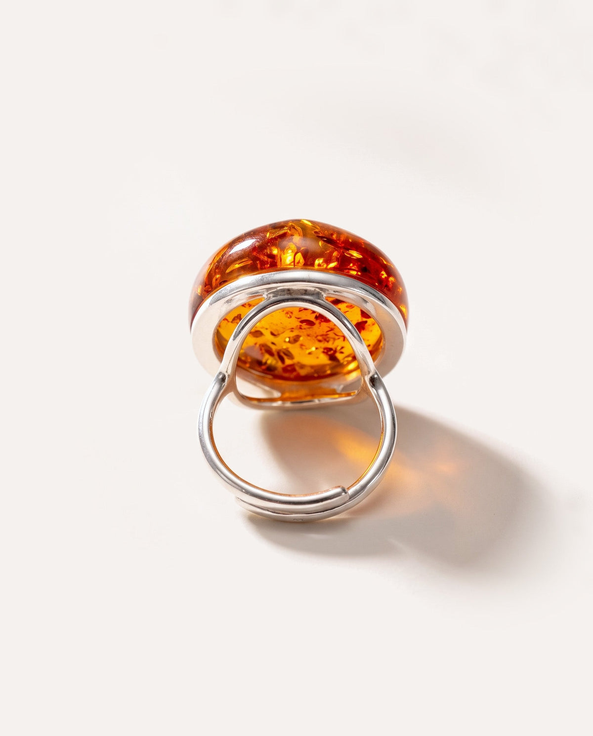 Anillo de cóctel grande de ámbar