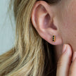 Boucles d'oreilles clous Trio en or avec zircones cubiques noires
