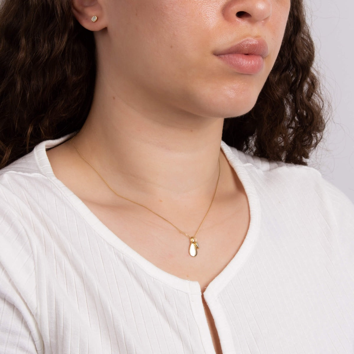 Beginnings Ohrringe aus Halbedelsteinen mit Geburtssteinmotiven