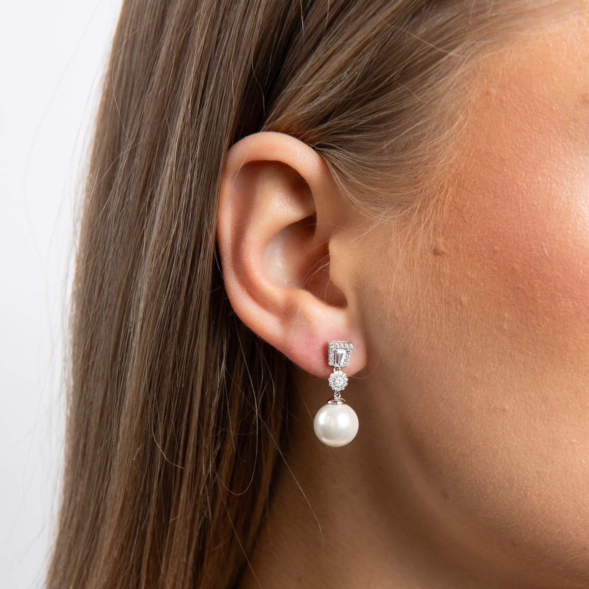 Diamonfire Zirkonia- und Muschelkernperlen-Ohrhänger