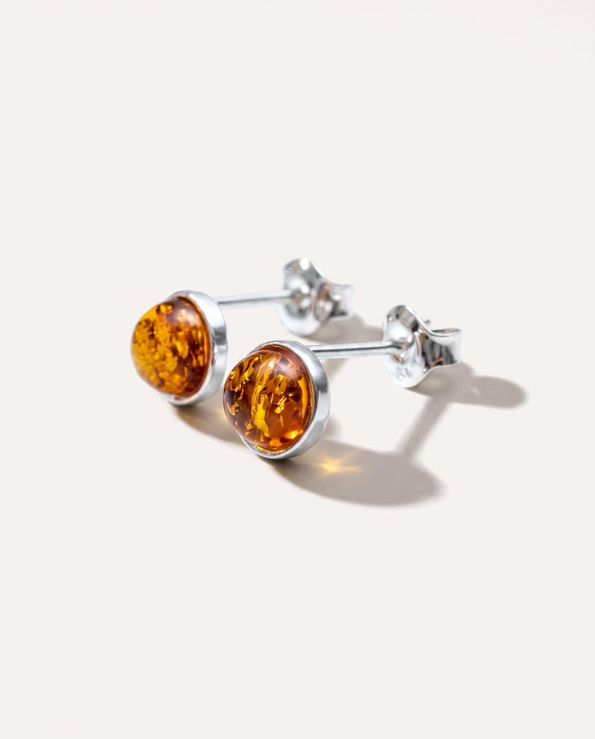 ESSENTIALS Mini Amber Oorknopjes