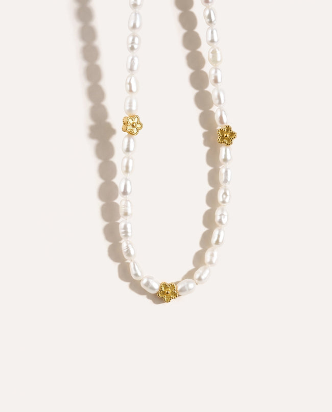 Flower Pearl Necklace