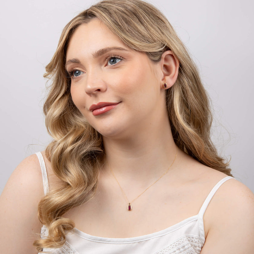 Elements Gold Großer Anhänger mit Edelstein und Kette