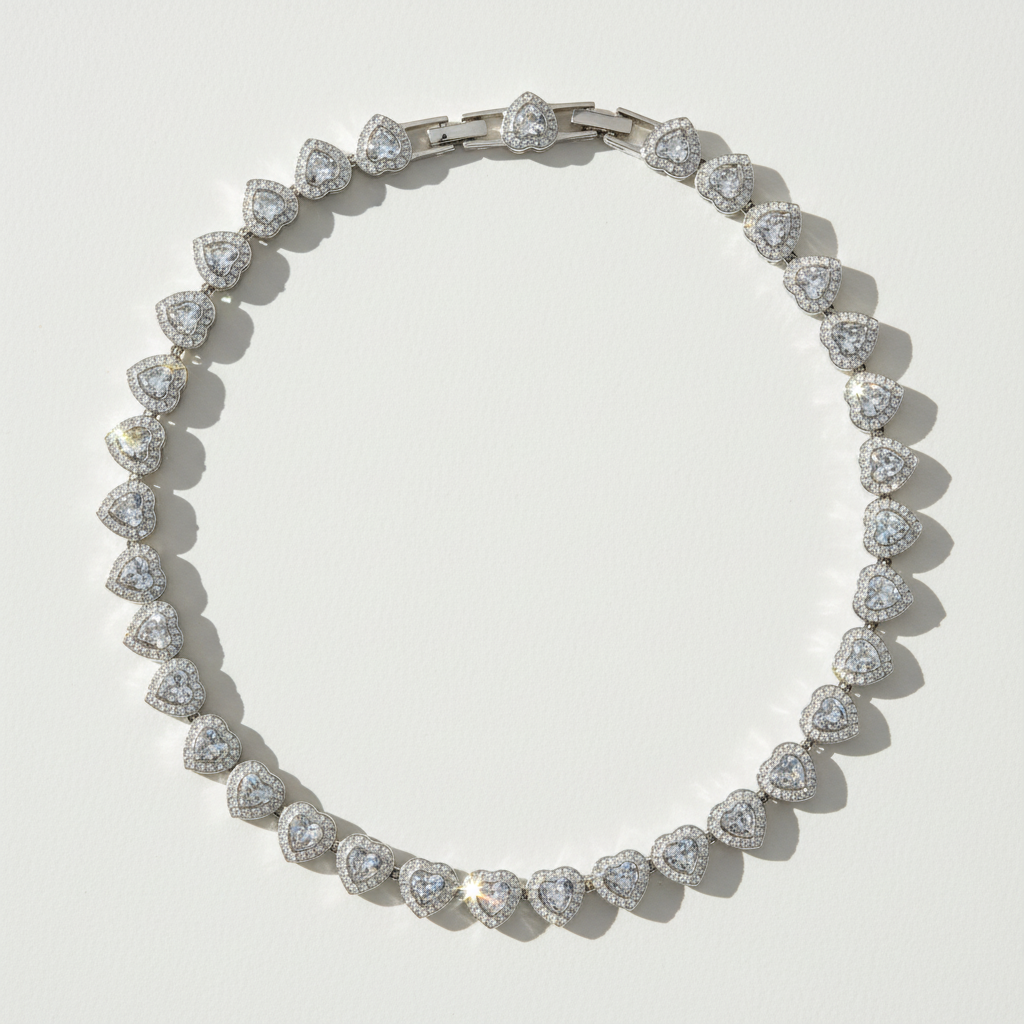 Halsketting met hartvormige choker