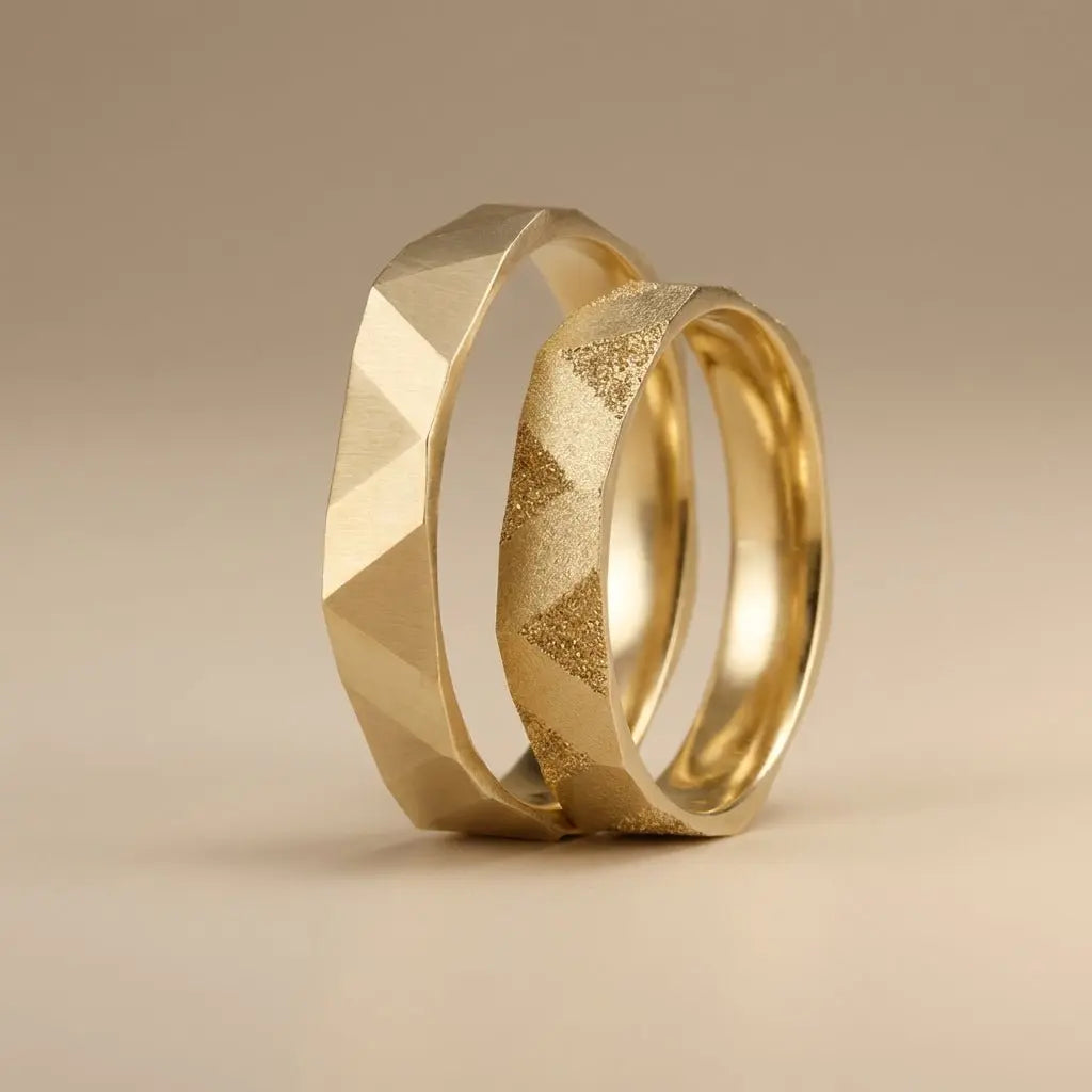3.5mm Gold Wedding Band – Pyramid Facet Sandblast Detail – 9ct/14ct/18ct Gold