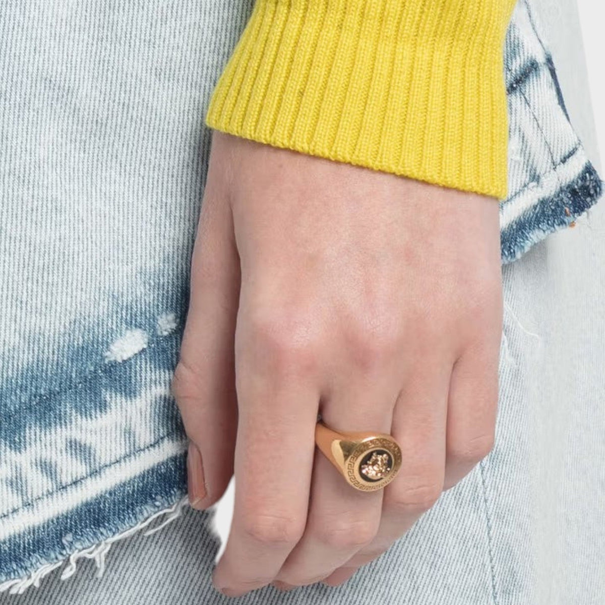Medusa Enamel Signet Ring Gold