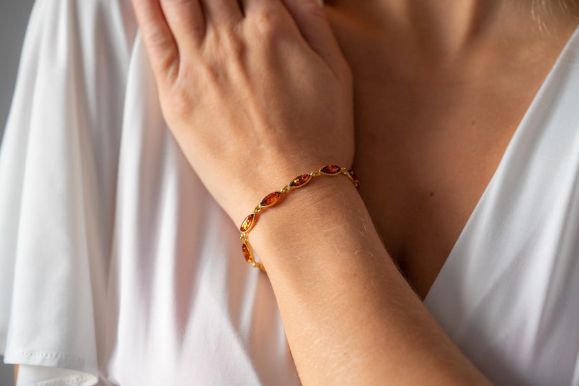 Bracciale delicato in argento placcato oro e ambra