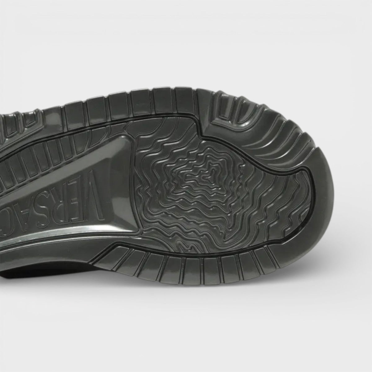Odissea Leather Low-top Trainers In Gunmetal