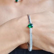 Pulsera Serena Luxe de esmeraldas y circonitas en forma de lágrima