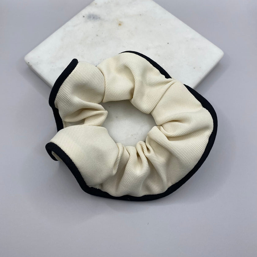 Brooklyn White And Black Scrunchie