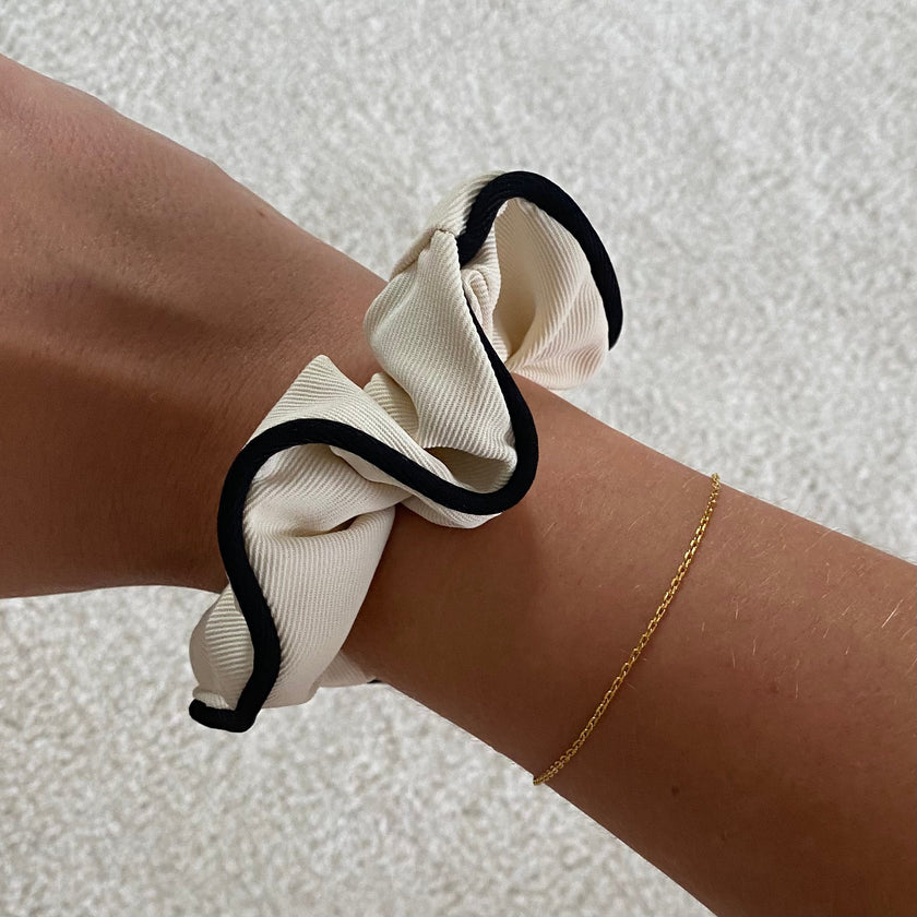 Brooklyn White And Black Scrunchie