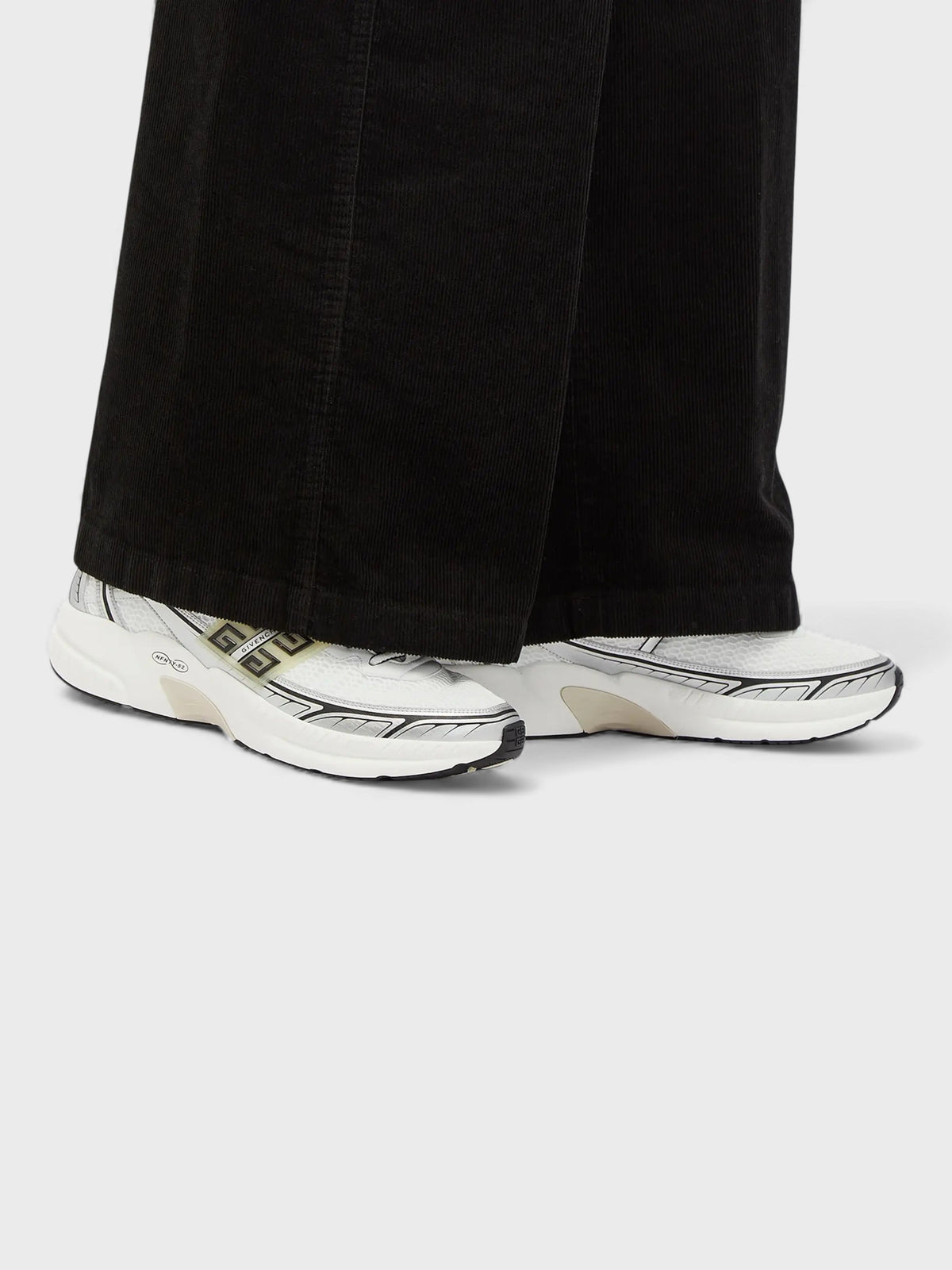 NFNTY-52 Runners White Silver Sneakers