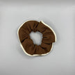 Caffè di Brooklyn e scrunchie bianco