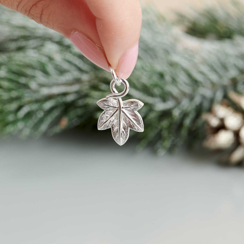 Amuleto de Hiedra de Plata