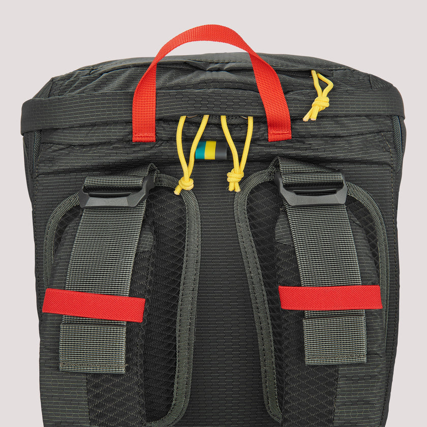 Sierra Designs Flex Hike 20L-30L Rucksack - Peat/Fiery Red