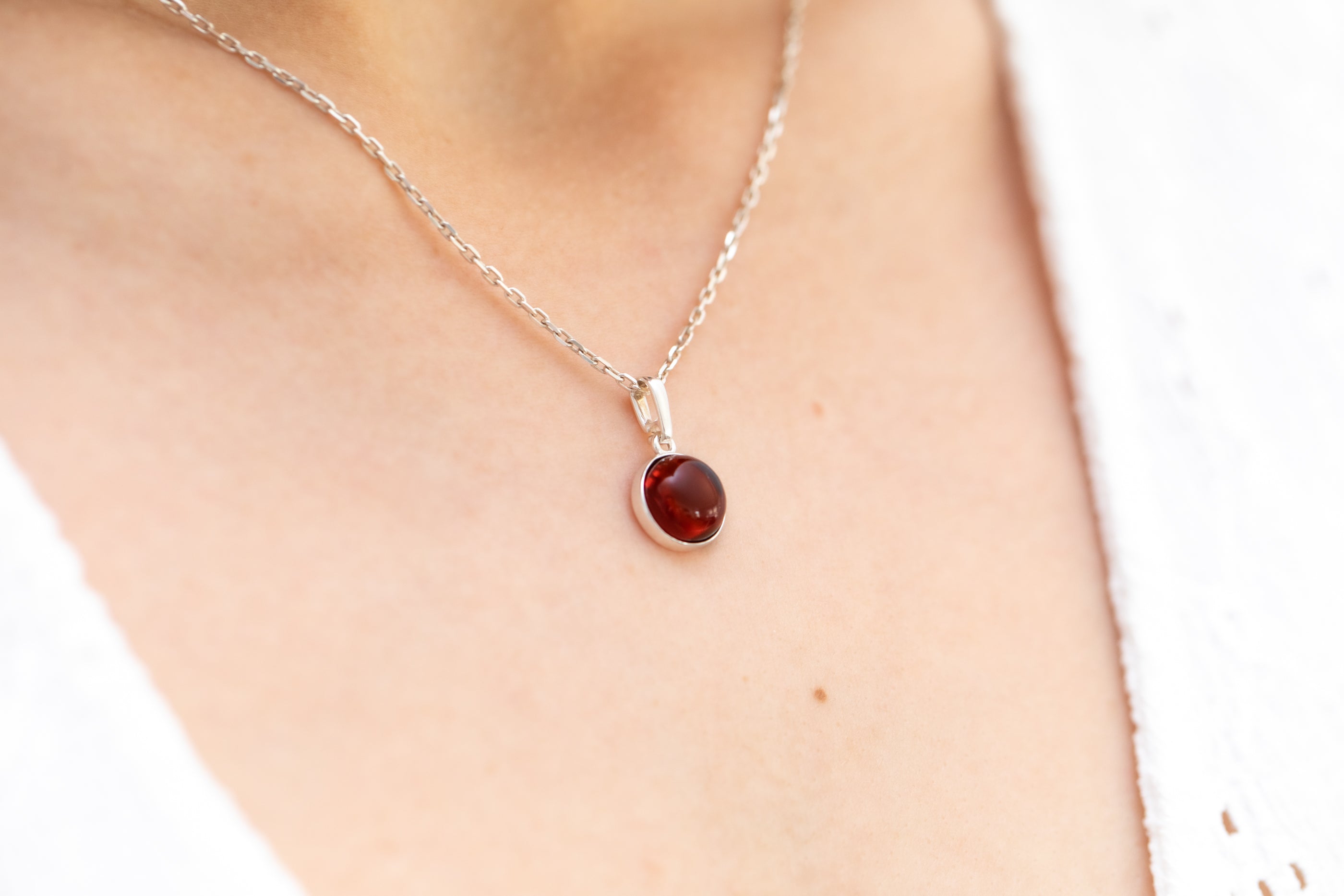 ESSENTIALS Mini Cherry Amber Pendant