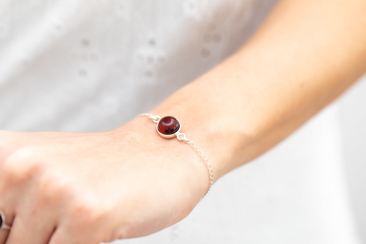 Bracciale a catena con maglie ESSENTIALS color ambra ciliegia