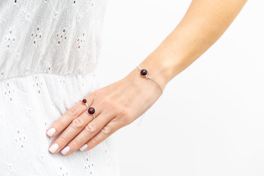 Bracciale a catena con maglie ESSENTIALS color ambra ciliegia