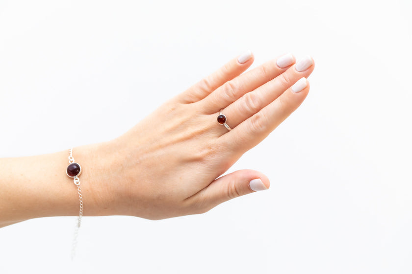 Bracciale a catena con maglie ESSENTIALS color ambra ciliegia